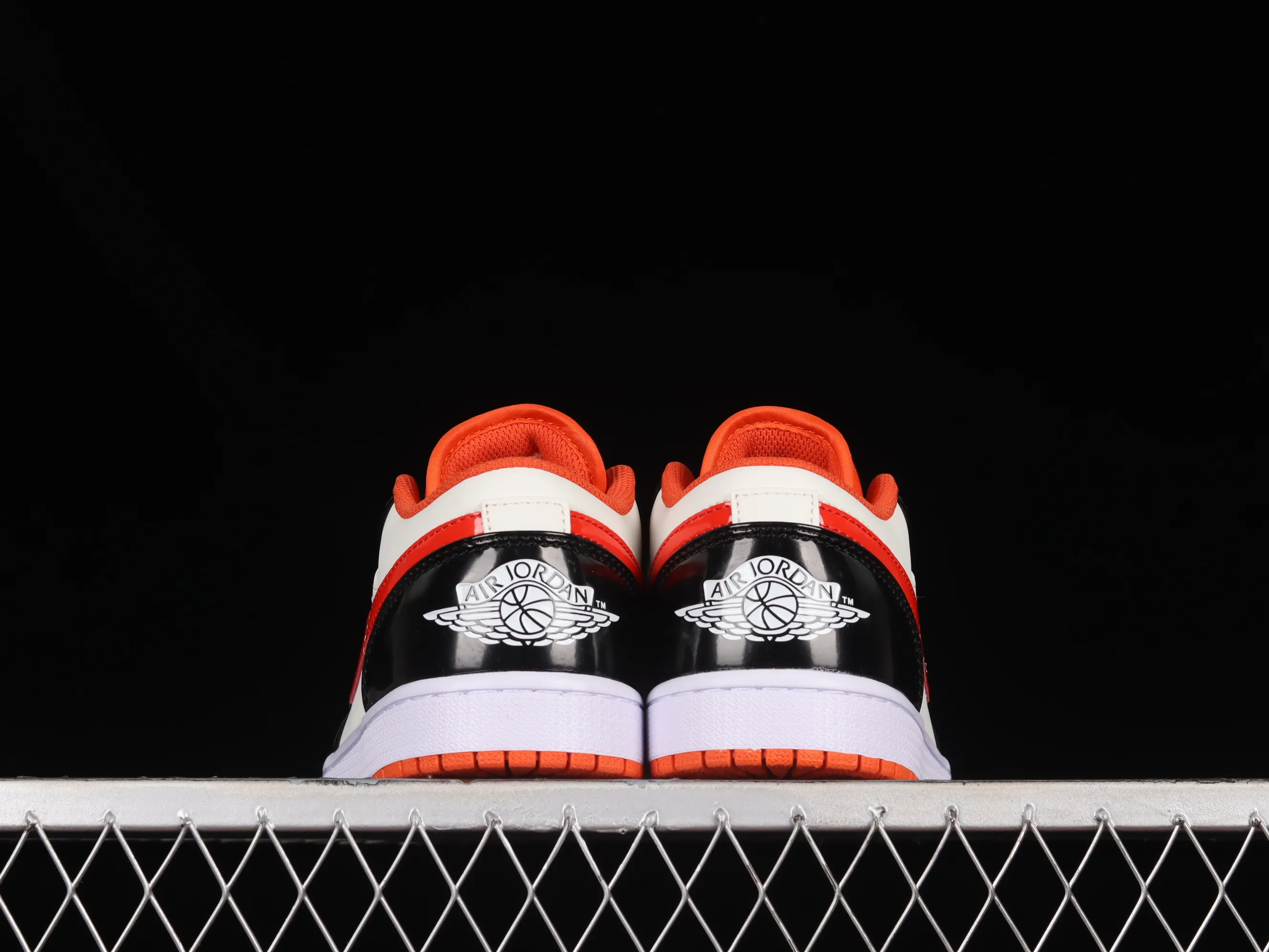 All categories Air Jordan Jordan series basketball shoes Air Jordan 1 Low Z version Air Jordan 1 Low AJ1 Joe 1 patent leather color matching cultural and leisure sports sneakers DV1335-800
